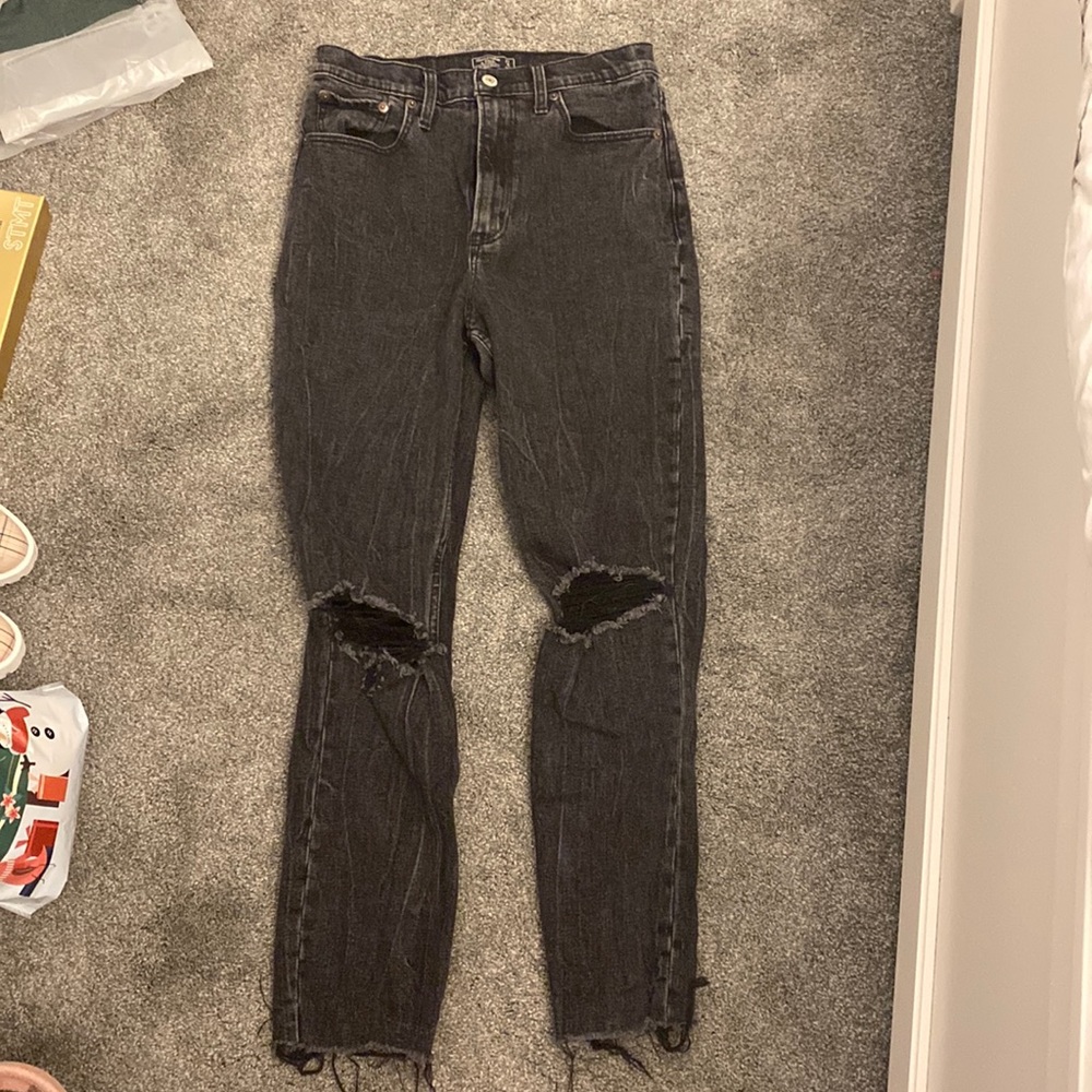 Black Abercrombie Ultra High Rise Mom Jeans